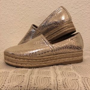 Women’s Naturalizer Flatform Gold Shoes